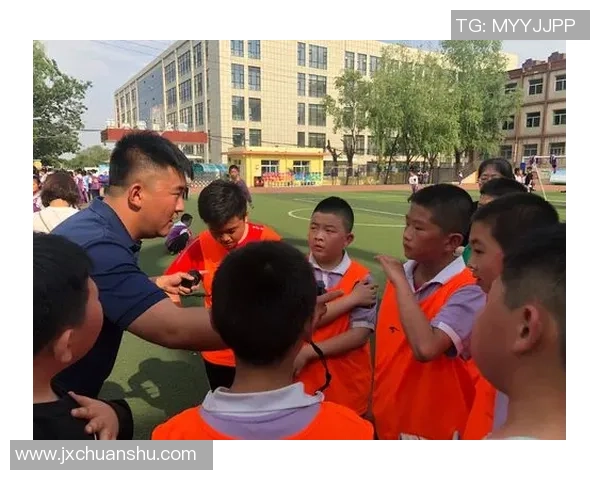 足球队长意外变身公厕管理者的奇幻旅程与成长故事